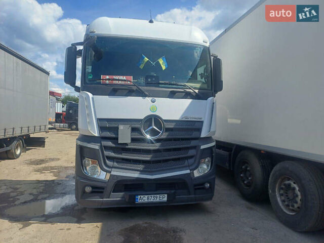 Белый Мерседес Актрос, объемом двигателя 10.68 л и пробегом 950 тыс. км за 35500 $, фото 1 на Automoto.ua