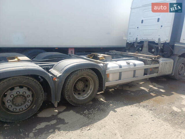 Белый Мерседес Актрос, объемом двигателя 10.68 л и пробегом 950 тыс. км за 35500 $, фото 2 на Automoto.ua