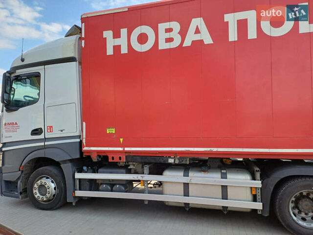 Белый Мерседес Актрос, объемом двигателя 10.68 л и пробегом 950 тыс. км за 38900 $, фото 6 на Automoto.ua