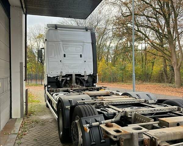 Білий Мерседес Актрос, об'ємом двигуна 12.8 л та пробігом 629 тис. км за 69900 $, фото 1 на Automoto.ua