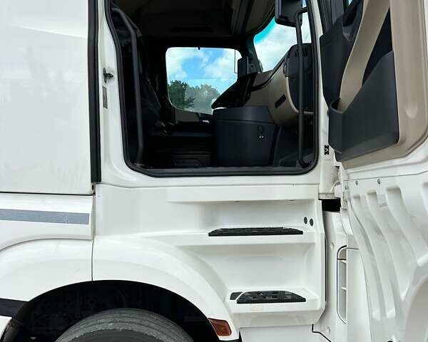 Белый Мерседес Актрос, объемом двигателя 12.81 л и пробегом 496 тыс. км за 75478 $, фото 12 на Automoto.ua