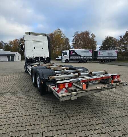 Белый Мерседес Актрос, объемом двигателя 12.8 л и пробегом 540 тыс. км за 71900 $, фото 3 на Automoto.ua