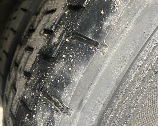 Белый Мерседес Актрос, объемом двигателя 12 л и пробегом 425 тыс. км за 13500 $, фото 3 на Automoto.ua