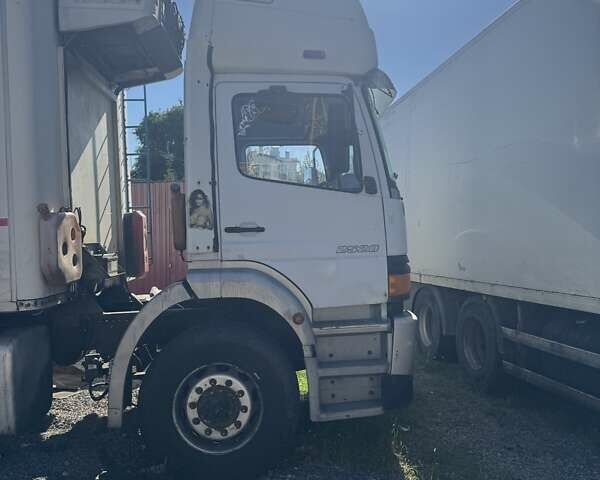 Білий Мерседес Актрос, об'ємом двигуна 6.37 л та пробігом 900 тис. км за 14000 $, фото 1 на Automoto.ua