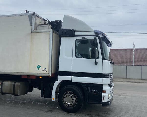 Белый Мерседес Актрос, объемом двигателя 12 л и пробегом 425 тыс. км за 13500 $, фото 1 на Automoto.ua