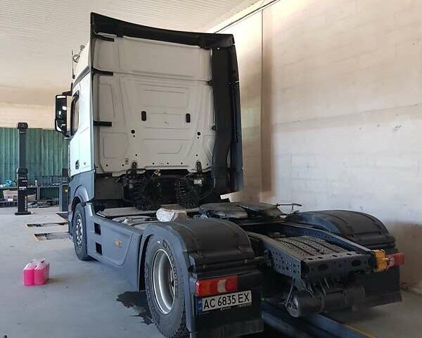 Мерседес Актрос 2014 в Прилуках на Automoto.ua Белый Мерседес Актрос, объемом двигателя 12.81 л и пробегом 950 тыс. км за 18800 $, фото 1 на Automoto.ua