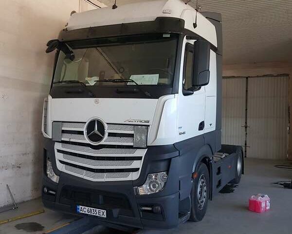 Мерседес Актрос 2014 в Прилуках на Automoto.ua Белый Мерседес Актрос, объемом двигателя 12.81 л и пробегом 950 тыс. км за 18800 $, фото 5 на Automoto.ua