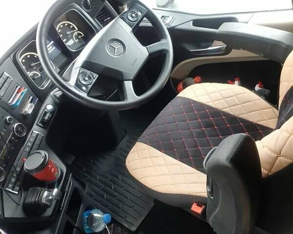 Мерседес Актрос 2014 в Прилуках на Automoto.ua Белый Мерседес Актрос, объемом двигателя 12.81 л и пробегом 950 тыс. км за 18800 $, фото 2 на Automoto.ua