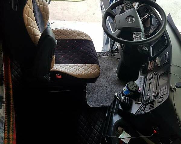 Белый Мерседес Актрос, объемом двигателя 12.81 л и пробегом 950 тыс. км за 20555 $, фото 4 на Automoto.ua