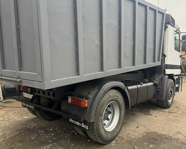 Белый Мерседес Актрос, объемом двигателя 10.8 л и пробегом 920 тыс. км за 17500 $, фото 4 на Automoto.ua