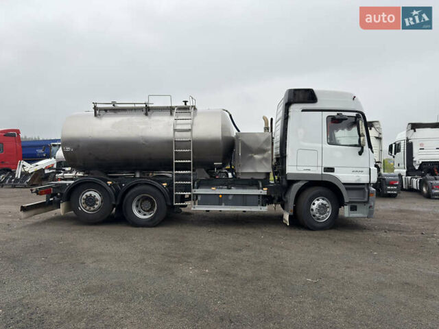 Мерседес Актрос 2014 в Киеве на Automoto.ua Белый Мерседес Актрос, объемом двигателя 11.95 л и пробегом 500 тыс. км за 39999 $, фото 1 на Automoto.ua