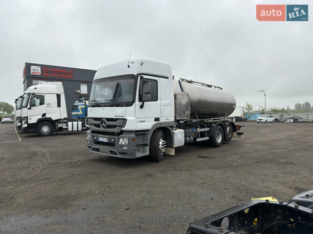 Мерседес Актрос 2014 в Киеве на Automoto.ua Белый Мерседес Актрос, объемом двигателя 11.95 л и пробегом 500 тыс. км за 39999 $, фото 5 на Automoto.ua