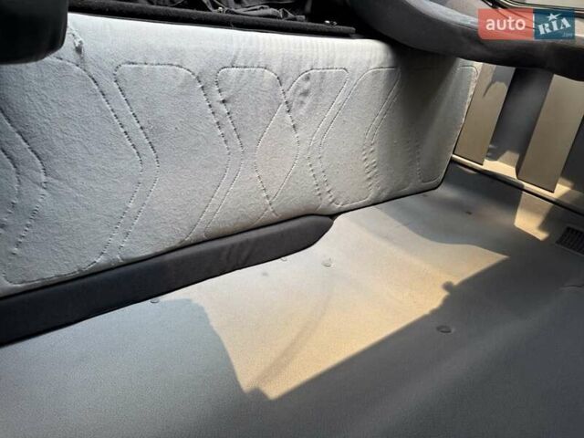 Белый Мерседес Актрос, объемом двигателя 11.95 л и пробегом 300 тыс. км за 22999 $, фото 6 на Automoto.ua