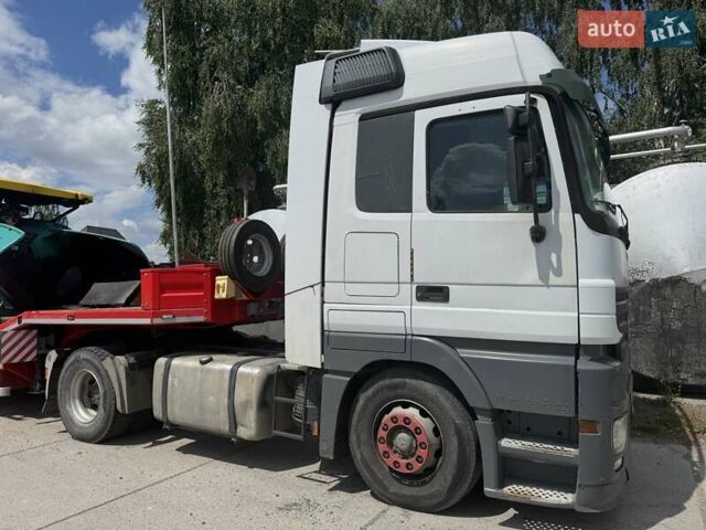 Белый Мерседес Актрос, объемом двигателя 12 л и пробегом 900 тыс. км за 12500 $, фото 2 на Automoto.ua