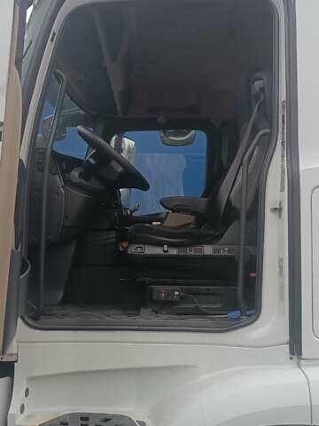 Білий Мерседес Актрос, об'ємом двигуна 12.81 л та пробігом 777 тис. км за 15000 $, фото 9 на Automoto.ua