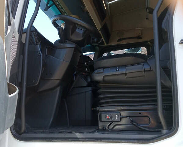 Белый Мерседес Актрос, объемом двигателя 12.81 л и пробегом 718 тыс. км за 22000 $, фото 5 на Automoto.ua