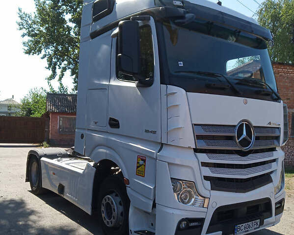 Белый Мерседес Актрос, объемом двигателя 12.81 л и пробегом 718 тыс. км за 22000 $, фото 4 на Automoto.ua