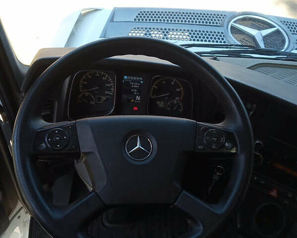 Белый Мерседес Актрос, объемом двигателя 12.81 л и пробегом 718 тыс. км за 22000 $, фото 10 на Automoto.ua