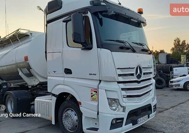 Білий Мерседес Актрос, об'ємом двигуна 12.8 л та пробігом 745 тис. км за 27000 $, фото 2 на Automoto.ua