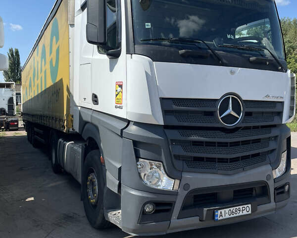 Белый Мерседес Актрос, объемом двигателя 12.6 л и пробегом 1 тыс. км за 20000 $, фото 2 на Automoto.ua