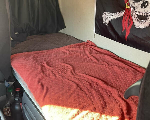 Белый Мерседес Актрос, объемом двигателя 12.5 л и пробегом 1 тыс. км за 14500 $, фото 3 на Automoto.ua