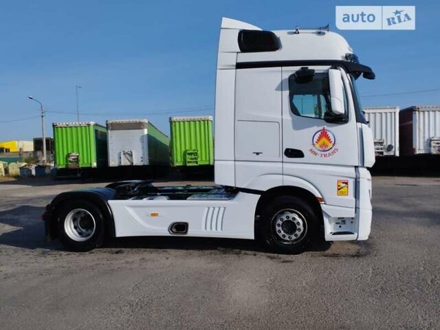 Белый Мерседес Актрос, объемом двигателя 13 л и пробегом 820 тыс. км за 22900 $, фото 7 на Automoto.ua