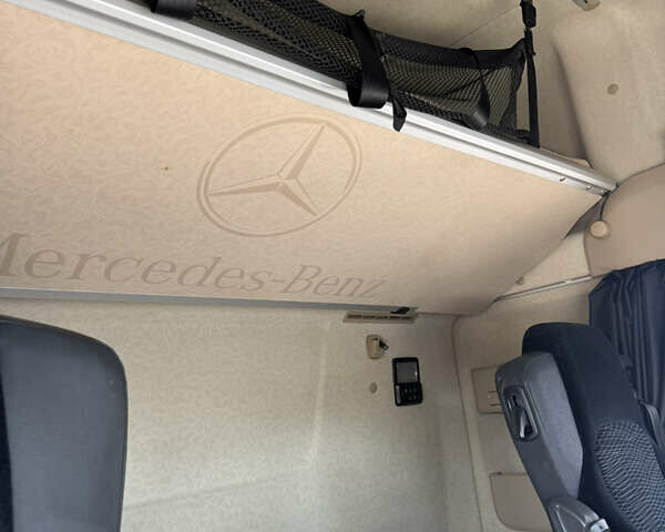 Білий Мерседес Актрос, об'ємом двигуна 12.8 л та пробігом 930 тис. км за 18700 $, фото 9 на Automoto.ua