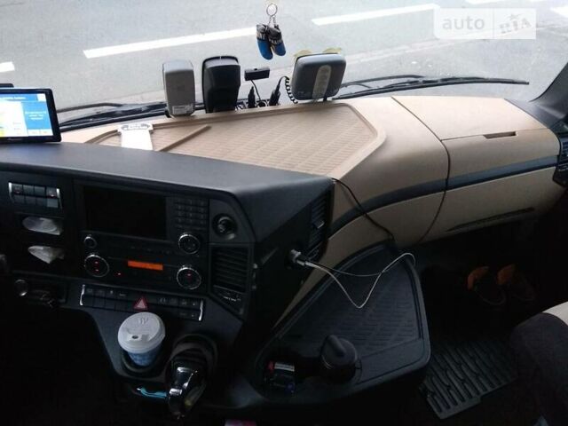 Белый Мерседес Актрос, объемом двигателя 13 л и пробегом 820 тыс. км за 22900 $, фото 13 на Automoto.ua