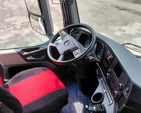 Белый Мерседес Актрос, объемом двигателя 12.81 л и пробегом 1 тыс. км за 16000 $, фото 3 на Automoto.ua