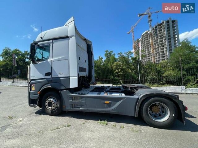 Белый Мерседес Актрос, объемом двигателя 10.7 л и пробегом 996 тыс. км за 16290 $, фото 9 на Automoto.ua