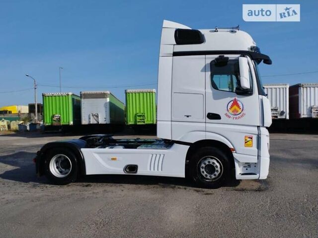 Белый Мерседес Актрос, объемом двигателя 13 л и пробегом 820 тыс. км за 22900 $, фото 8 на Automoto.ua