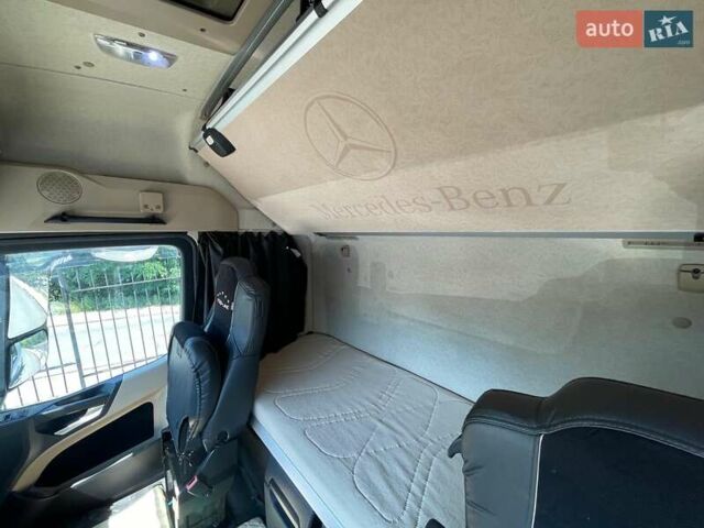 Белый Мерседес Актрос, объемом двигателя 10.7 л и пробегом 996 тыс. км за 16290 $, фото 19 на Automoto.ua