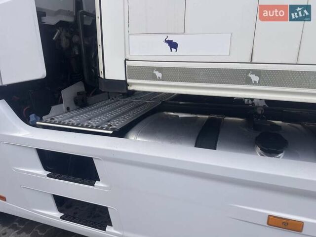 Белый Мерседес Актрос, объемом двигателя 10.6 л и пробегом 980 тыс. км за 20000 $, фото 6 на Automoto.ua