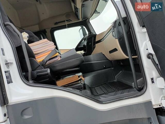 Белый Мерседес Актрос, объемом двигателя 10.68 л и пробегом 659 тыс. км за 25004 $, фото 24 на Automoto.ua