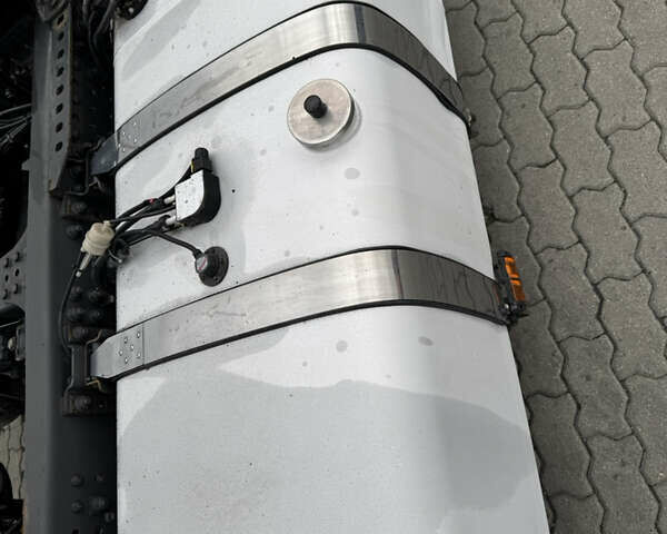 Белый Мерседес Актрос, объемом двигателя 12.8 л и пробегом 859 тыс. км за 28000 $, фото 9 на Automoto.ua