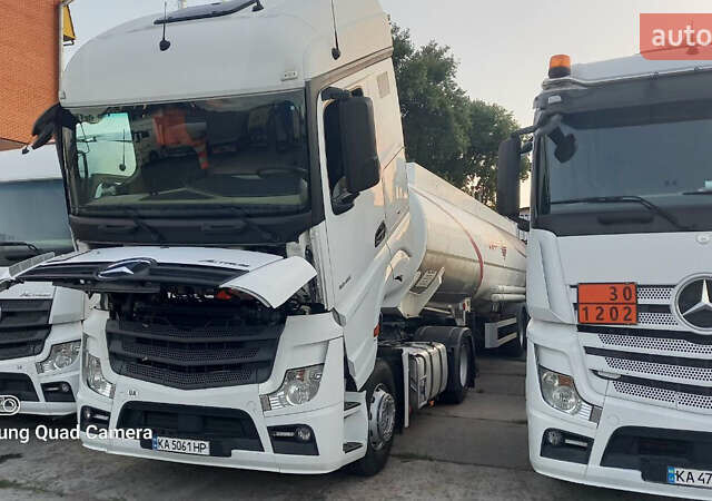 Мерседес Актрос 2015 в Киеве на Automoto.ua Белый Мерседес Актрос, объемом двигателя 12.81 л и пробегом 745 тыс. км за 27000 $, фото 39 на Automoto.ua