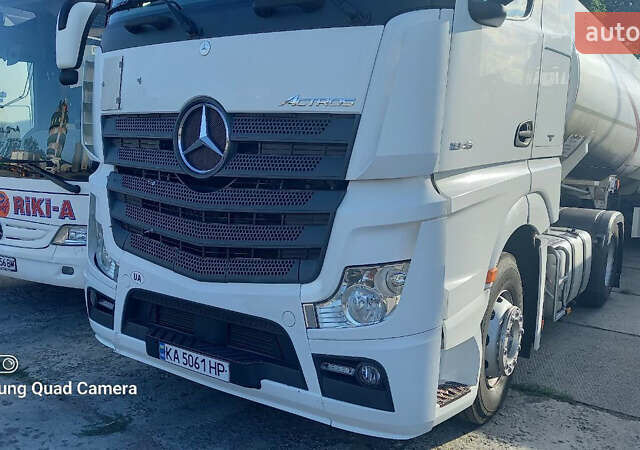 Мерседес Актрос 2015 в Киеве на Automoto.ua Белый Мерседес Актрос, объемом двигателя 12.81 л и пробегом 745 тыс. км за 27000 $, фото 4 на Automoto.ua