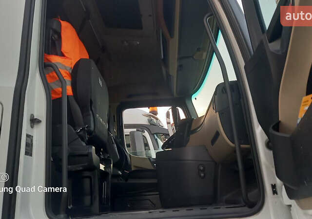 Мерседес Актрос 2015 в Киеве на Automoto.ua Белый Мерседес Актрос, объемом двигателя 12.81 л и пробегом 745 тыс. км за 27000 $, фото 45 на Automoto.ua