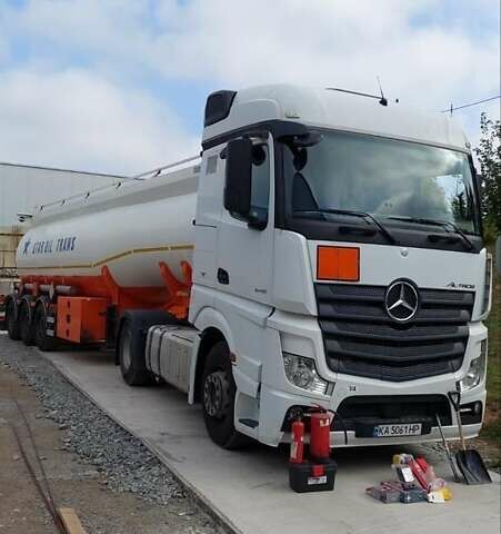 Мерседес Актрос 2015 в Киеве на Automoto.ua Белый Мерседес Актрос, объемом двигателя 12.81 л и пробегом 745 тыс. км за 27000 $, фото 35 на Automoto.ua