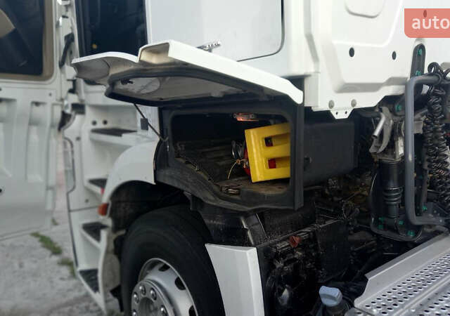 Мерседес Актрос 2015 в Киеве на Automoto.ua Белый Мерседес Актрос, объемом двигателя 12.81 л и пробегом 745 тыс. км за 27000 $, фото 41 на Automoto.ua