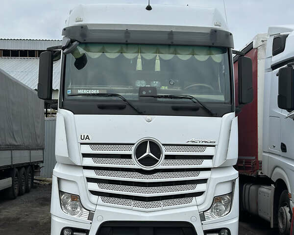 Білий Мерседес Актрос, об'ємом двигуна 12.81 л та пробігом 1000 тис. км за 30000 $, фото 1 на Automoto.ua
