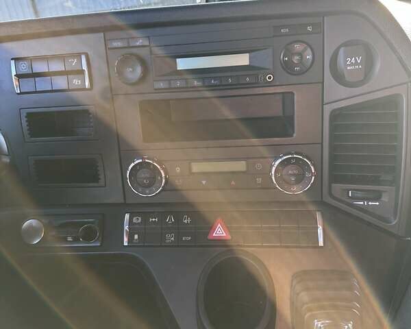 Белый Мерседес Актрос, объемом двигателя 12.81 л и пробегом 735 тыс. км за 35500 $, фото 4 на Automoto.ua