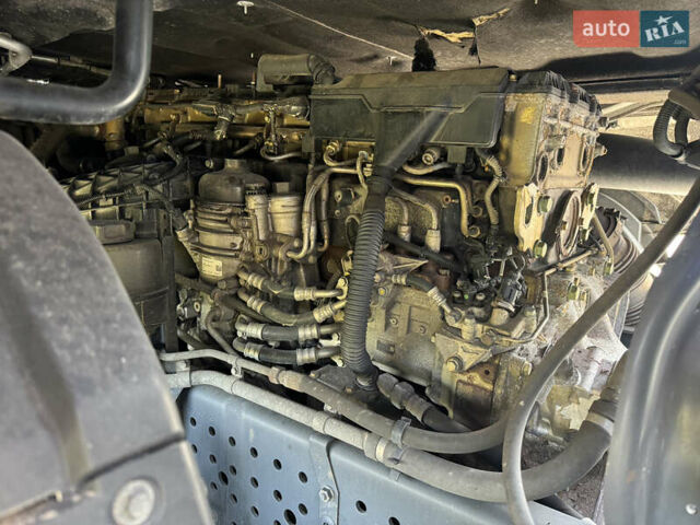 Белый Мерседес Актрос, объемом двигателя 12.81 л и пробегом 710 тыс. км за 34000 $, фото 6 на Automoto.ua