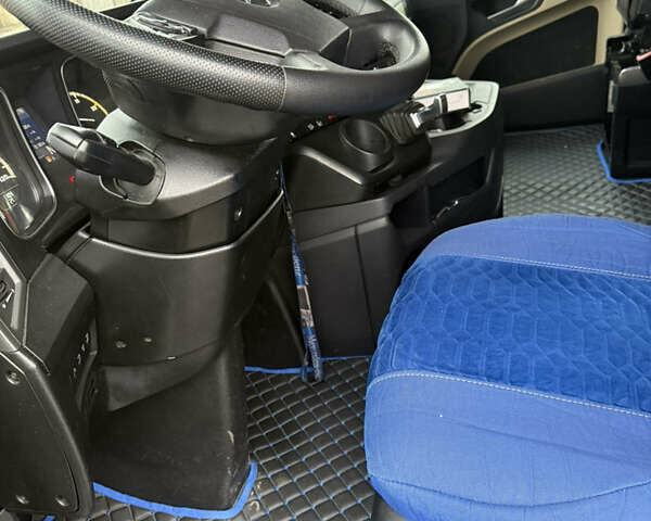 Белый Мерседес Актрос, объемом двигателя 0 л и пробегом 998 тыс. км за 22500 $, фото 7 на Automoto.ua