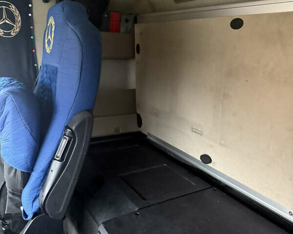 Белый Мерседес Актрос, объемом двигателя 0 л и пробегом 998 тыс. км за 22500 $, фото 9 на Automoto.ua