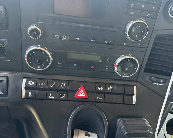 Белый Мерседес Актрос, объемом двигателя 12.81 л и пробегом 710 тыс. км за 34000 $, фото 15 на Automoto.ua