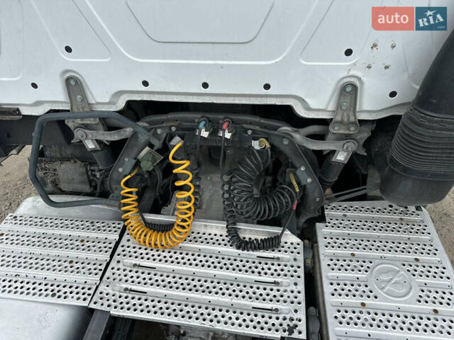 Белый Мерседес Актрос, объемом двигателя 12.81 л и пробегом 809 тыс. км за 30000 $, фото 30 на Automoto.ua