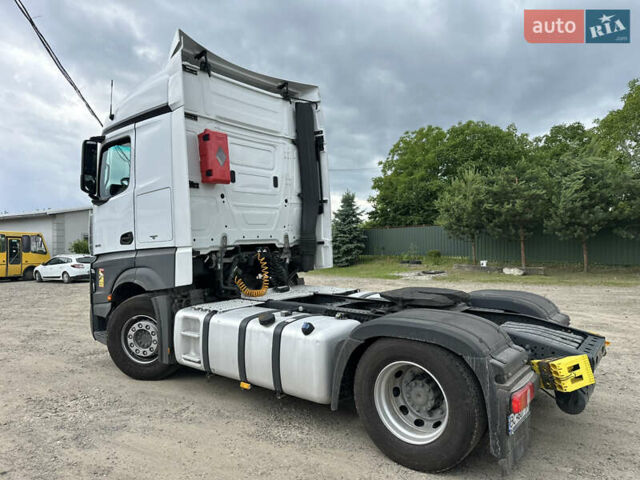 Белый Мерседес Актрос, объемом двигателя 12.81 л и пробегом 809 тыс. км за 30000 $, фото 17 на Automoto.ua