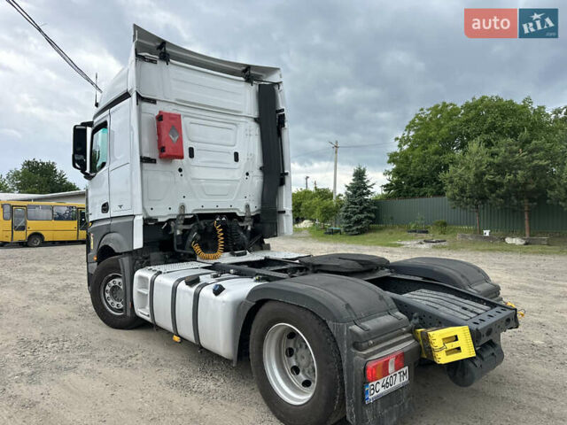 Белый Мерседес Актрос, объемом двигателя 12.81 л и пробегом 809 тыс. км за 30000 $, фото 19 на Automoto.ua