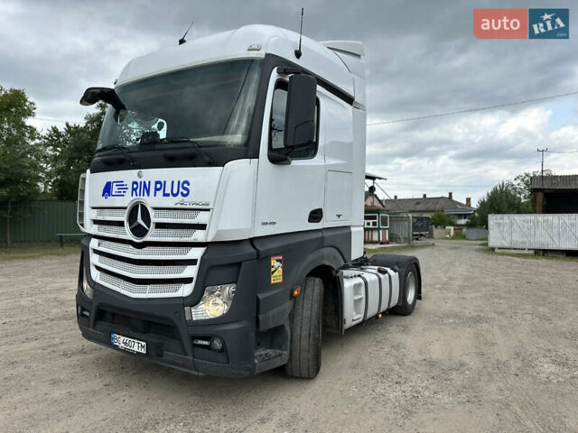 Белый Мерседес Актрос, объемом двигателя 12.81 л и пробегом 809 тыс. км за 30000 $, фото 10 на Automoto.ua